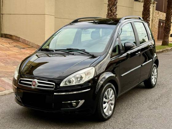 FIAT IDEA 1.6 MPI ESSENCE 16V FLEX 4P MANUAL FIAT IDEA 1.6 MPI ESSENCE 16V FLEX 4P MANUAL